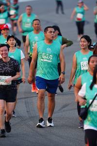 BIB: 50479, 511
                            <button type="button" onclick="openModal(10520978)" class="btn btn-primary btn-sm float-right btn-popup" data-toggle="modal" data-target=".modal-high-quality">
                        <i class="fas fa-shopping-cart"></i> Add to Cart
                    </button>
                                            <button type="button" onclick="isThisMe(10520978, true)" class="btn btn-success btn-sm float-right btn-popup btn-isme hidden" data-toggle="tooltip" data-placement="bottom" title="นี่คือรูปของคุณใช่ไหม คลิกที่นี่เพื่อเอาเข้าอัลบั้ม">
                        <i class="fas fa-plus"></i> Add to album
                    </button>
                    <button type="button" onclick="isThisMe(10520978, false)" class="btn btn-warning btn-sm float-right btn-popup btn-isnotme hidden">
                        <i class="fas fa-ban"></i> Remove from album
                    </button>